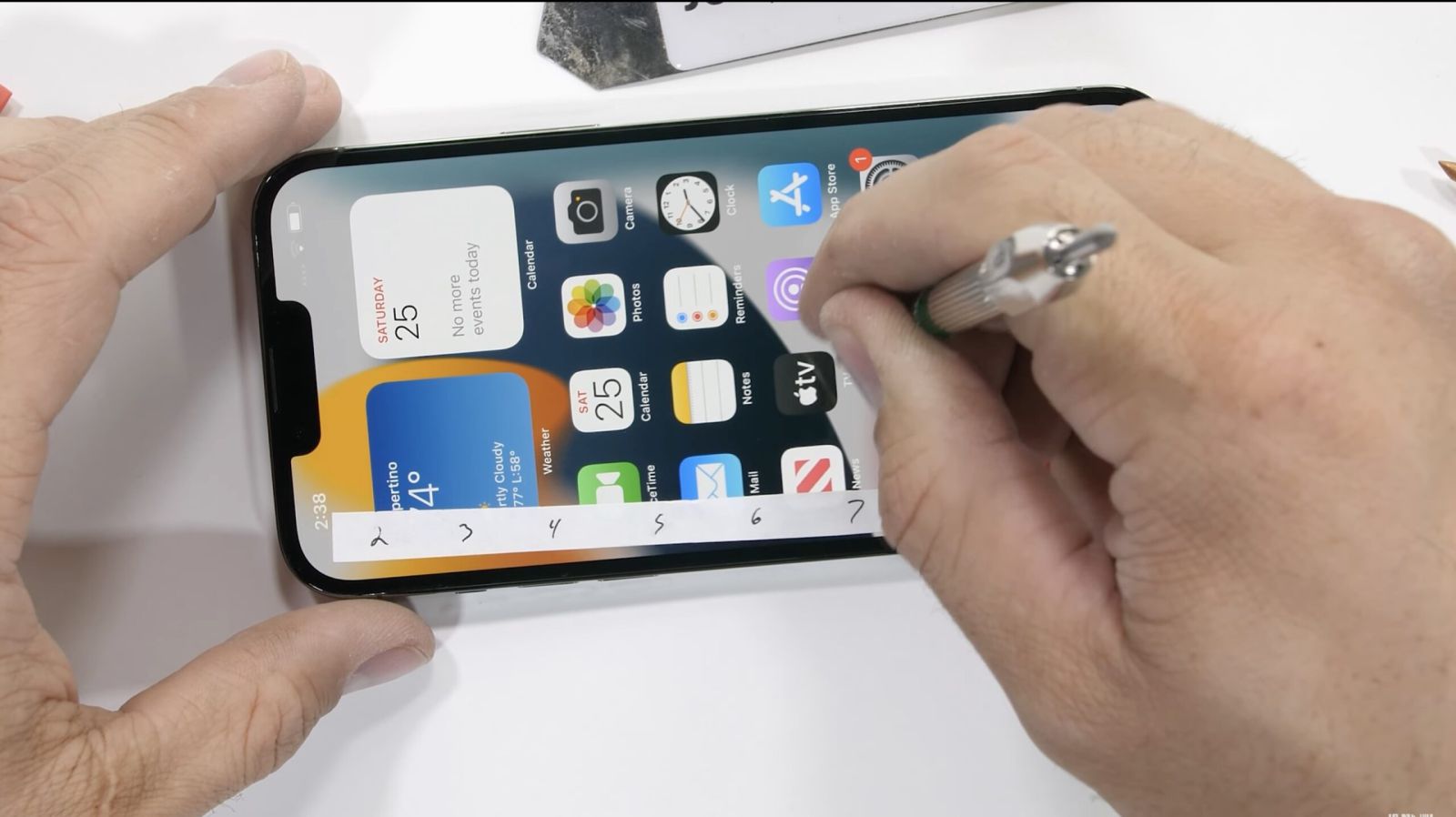 Mặt kính iPhone 13 Pro Max