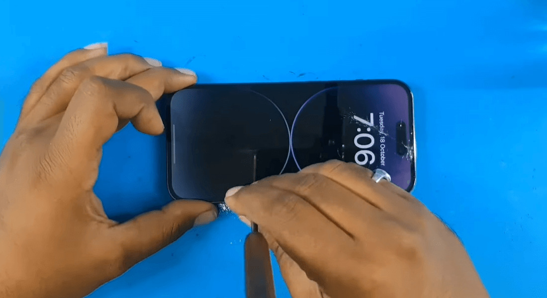 mua-mat-kinh-iPhone-14-Pro-chat-luong-6